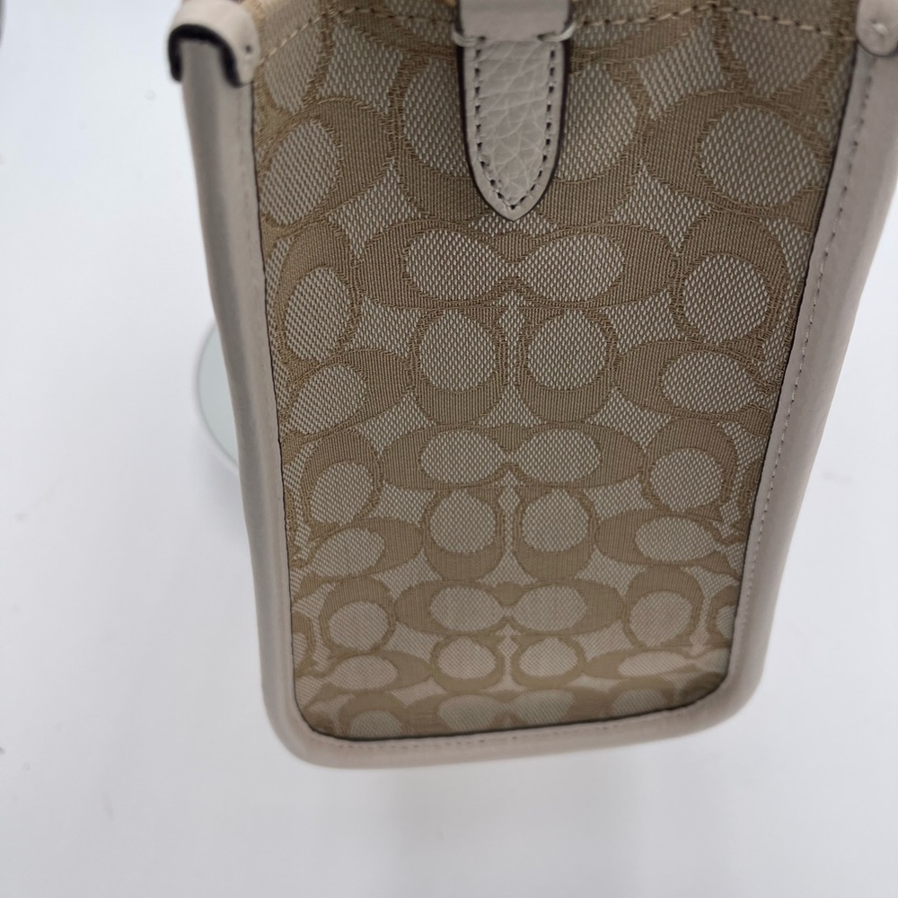 Coach Tan and Cream Tote Bag with Gold Hardware - Picture 7 of 9